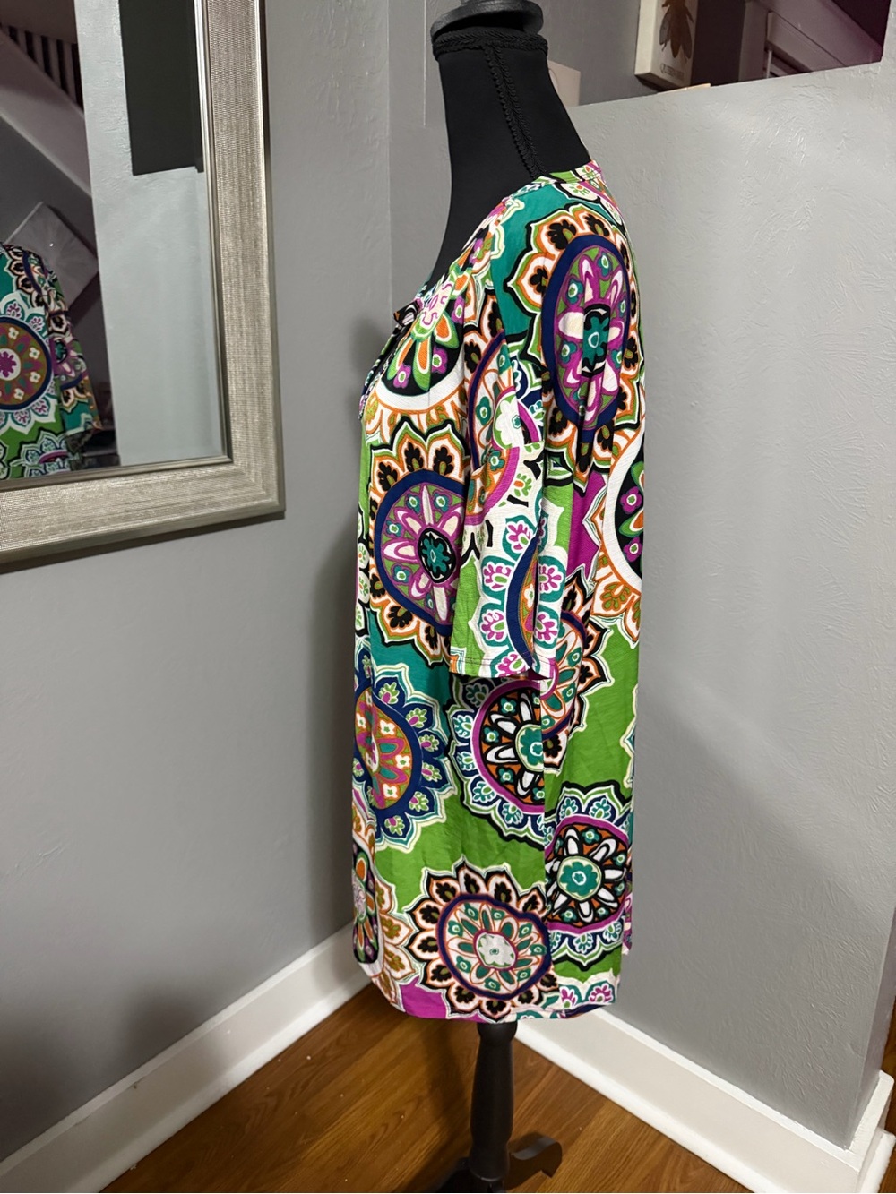 Heimish USA mandala floral print v-neck boho bold chic tunic size 3X. - Picture 4 of 7